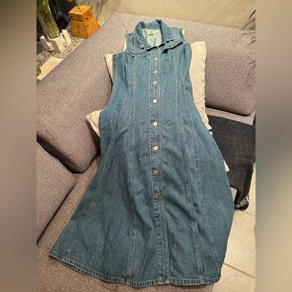Madewell Pleated Midi Shirtdress in Billings Wash: Airy Denim Edition Sz 8 EUC - Picture 6 of 12